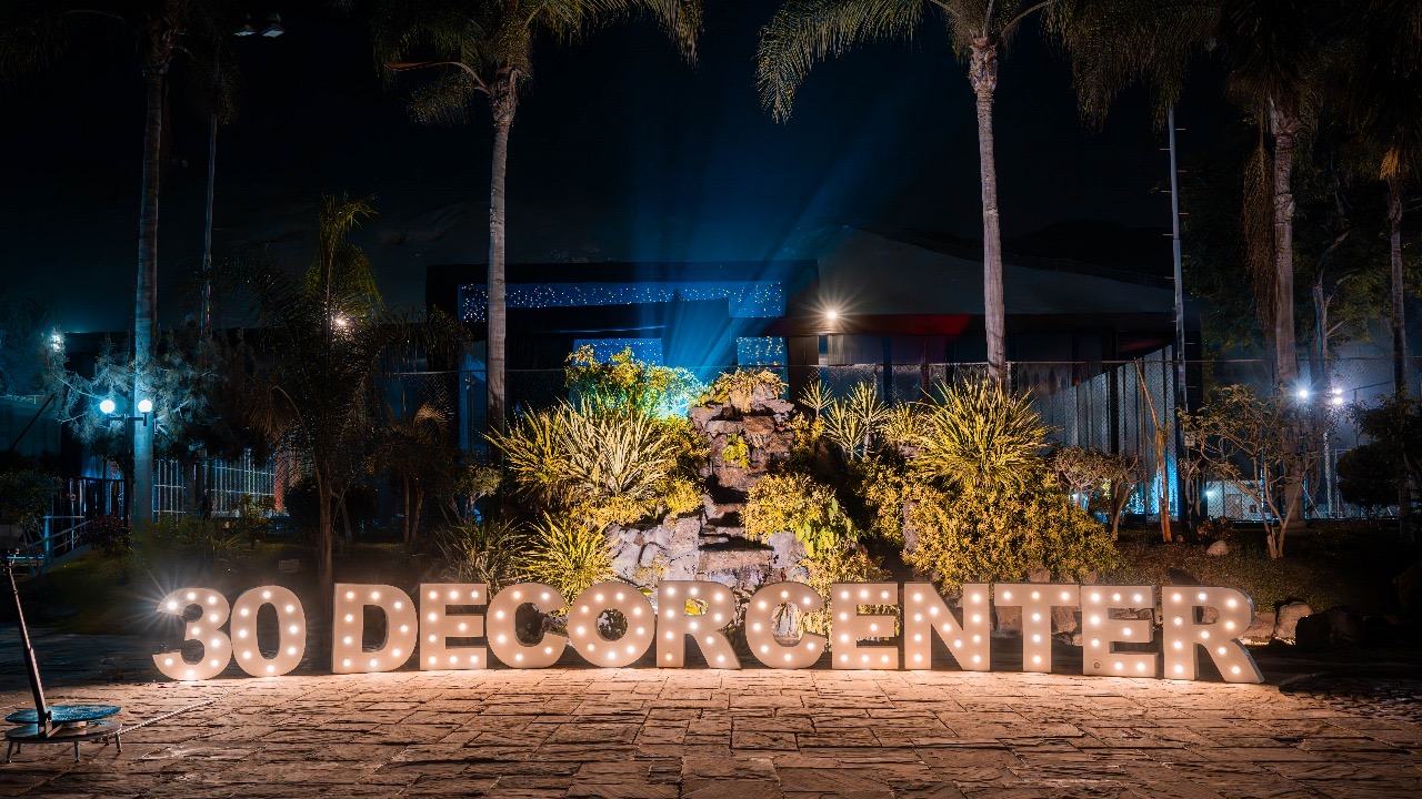 Letrero luminoso de aniversario 30 años DecorCenter